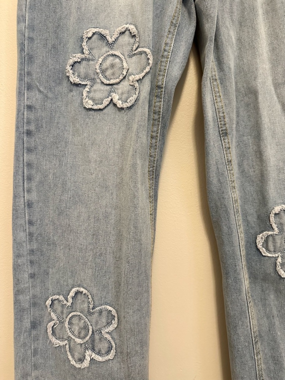 Cali 1850 Floral Applique Jeans Size 26 Denim Straight Leg Y2K Flower Patch - Picture 4 of 7